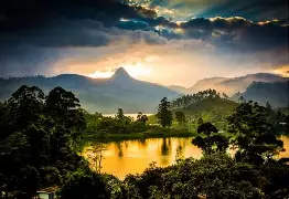 Dramatic green mountain scenery around Ella