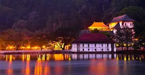 Temple of the Tooth in Kandy illuminated at night